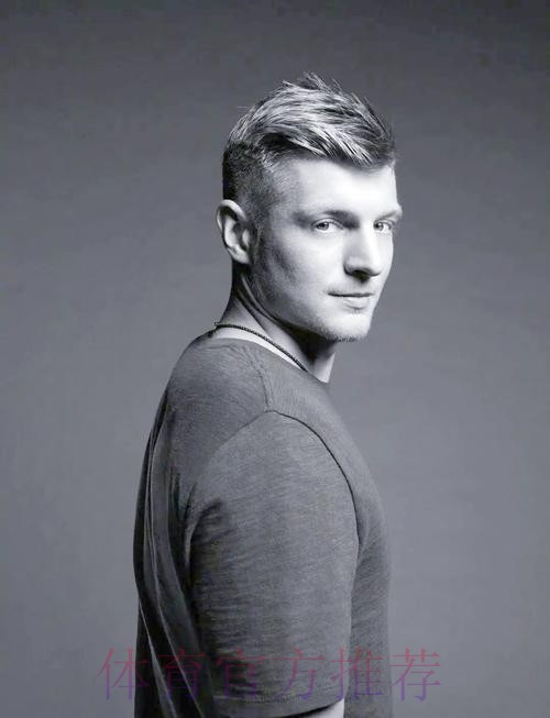 西媒：克罗斯只想在皇马退役 合同到期后再决定